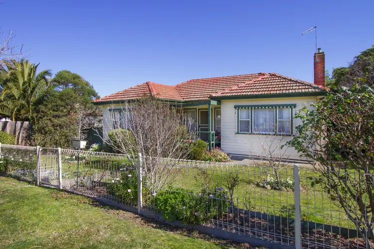 27 Carpenter Street, Maffra VIC 3860