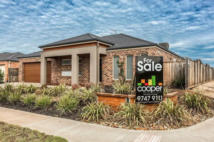 33 Blue Gum Drive, Brookfield VIC 3338