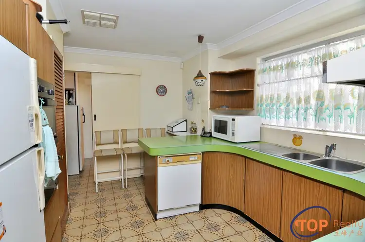 Sixth view of Homely house listing, 17 The Parapet, Willetton WA 6155