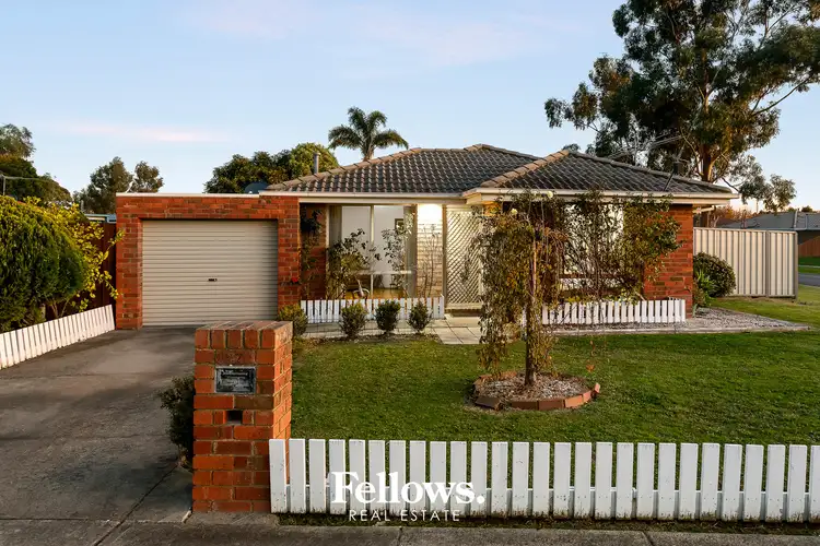 27 Simon Drive, Pakenham VIC 3810
