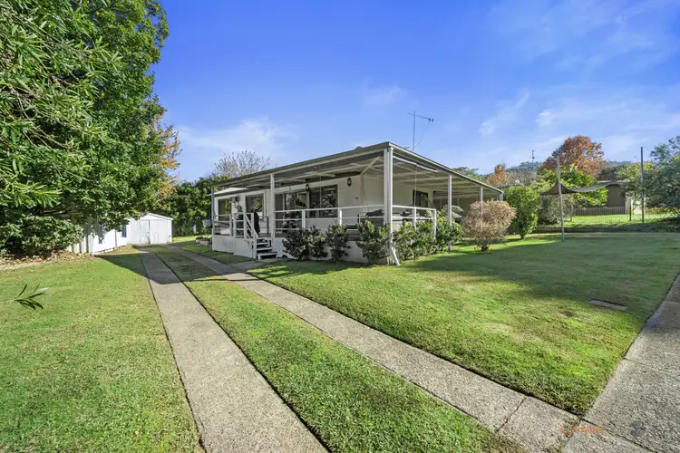 17 Douglas St, Khancoban NSW 2642