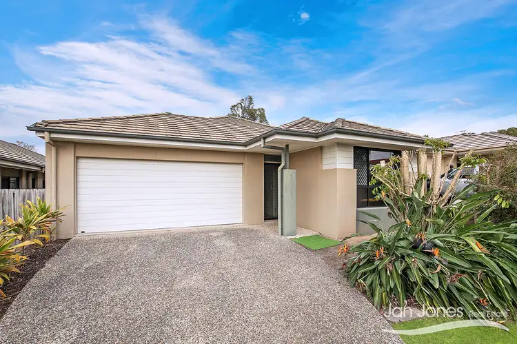 18 Dunes Cres, North Lakes QLD 4509