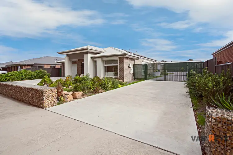 Second view of Homely house listing, 5 Robinson St, Lindenow VIC 3865