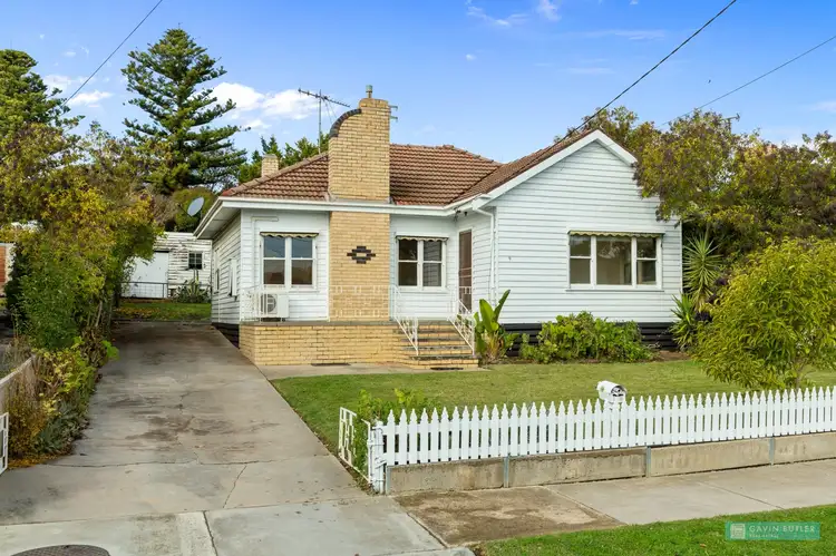 9 Woods St, Kennington VIC 3550