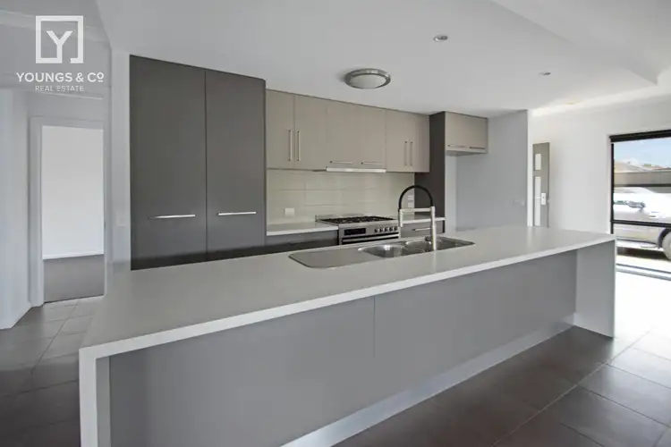 Fourth view of Homely unit listing, 33A Meaklim St, Shepparton VIC 3630