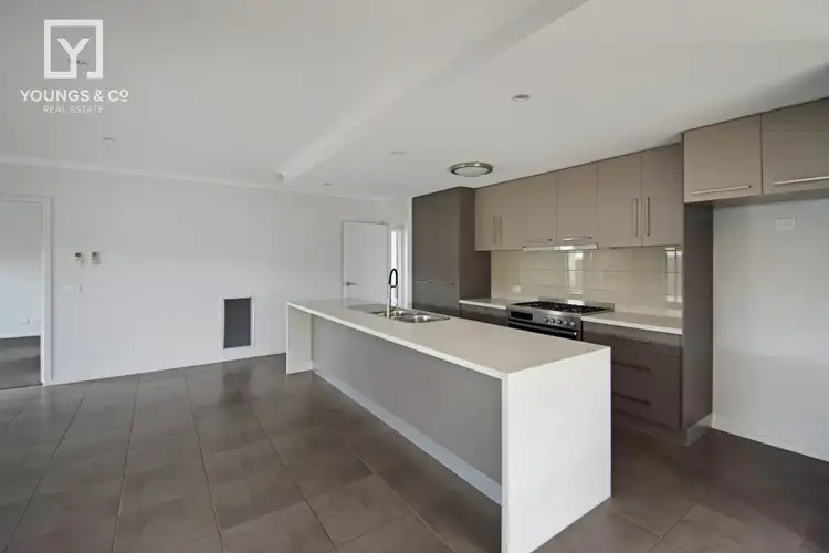 Fifth view of Homely unit listing, 33A Meaklim St, Shepparton VIC 3630