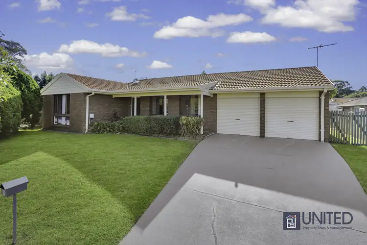 8 Denton Gr, Quakers Hill NSW 2763
