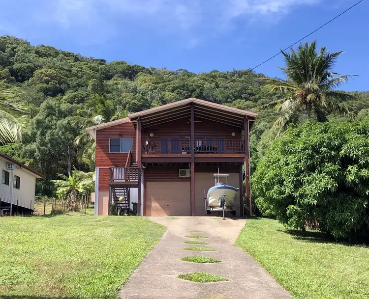12 Flinders St, Cooktown QLD 4895