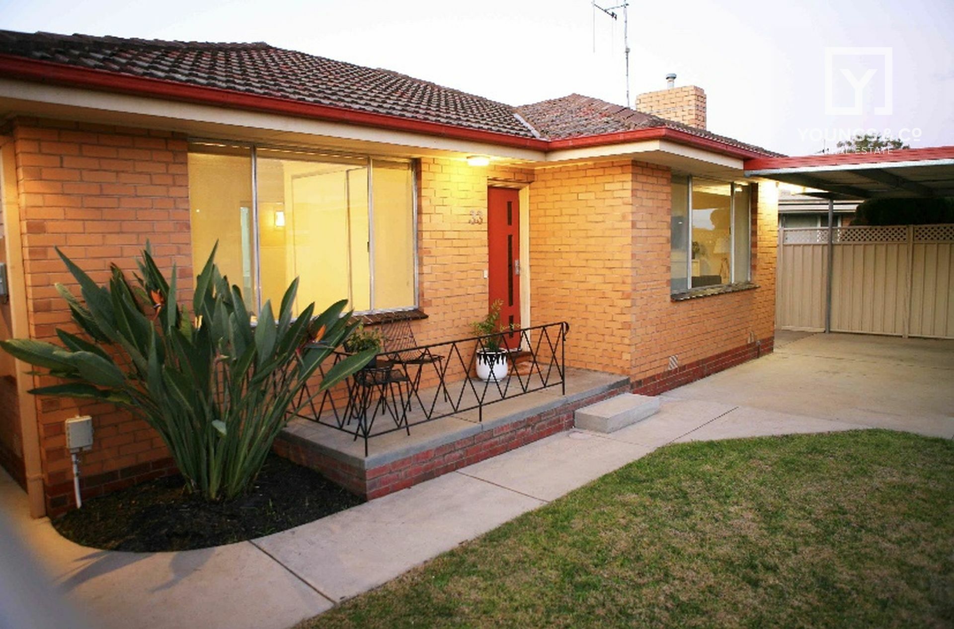 Main view of Homely townhouse listing, 33 Meaklim St, Shepparton VIC 3630