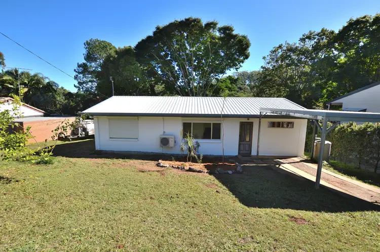 25 Holly Green Cres