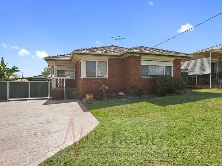 1 Ayres Crescent