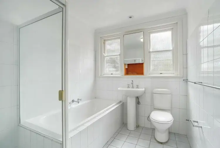 Fourth view of Homely apartment listing, 4/42 Sir Thomas Mitchell Rd, Bondi Beach NSW 2026