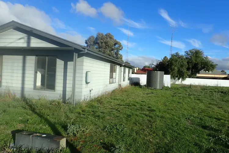 27 Wolfe St, Jamestown SA 5491