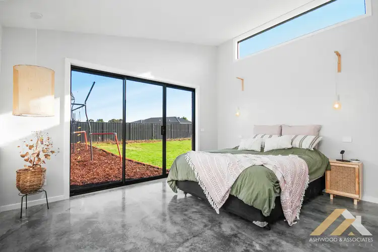 Second view of Homely house listing, 7 Robinson St, Lindenow VIC 3865