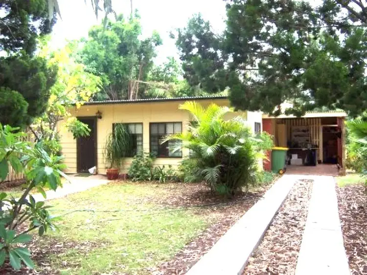 74 Charles Tce, Macleay Island QLD 4184