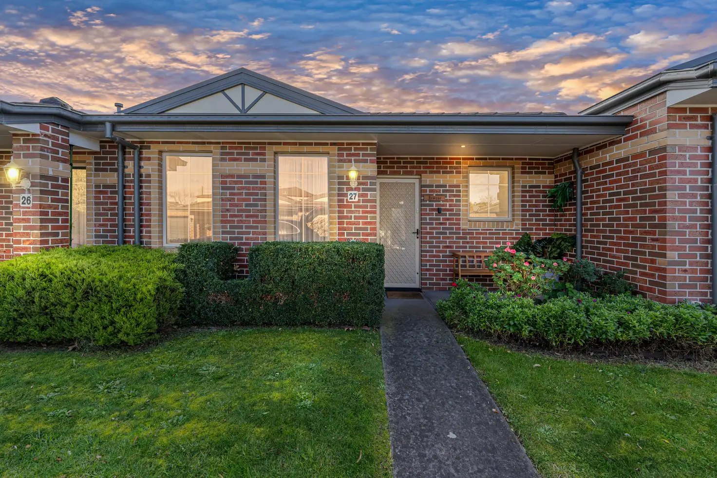Main view of Homely unit listing, Unit 27/21-25 Parkhill Dr, Berwick VIC 3806