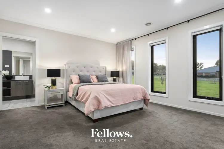 Fifth view of Homely house listing, 2 Shady Close, Drouin VIC 3818