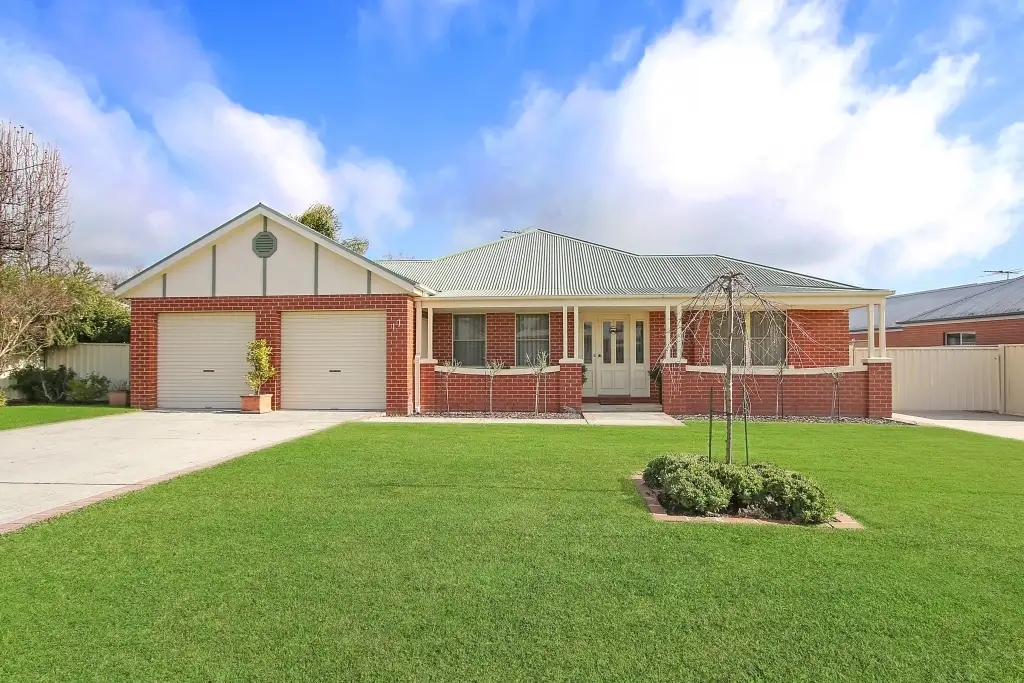 Main view of Homely house listing, 17 Clarendon Ave, Wodonga VIC 3690