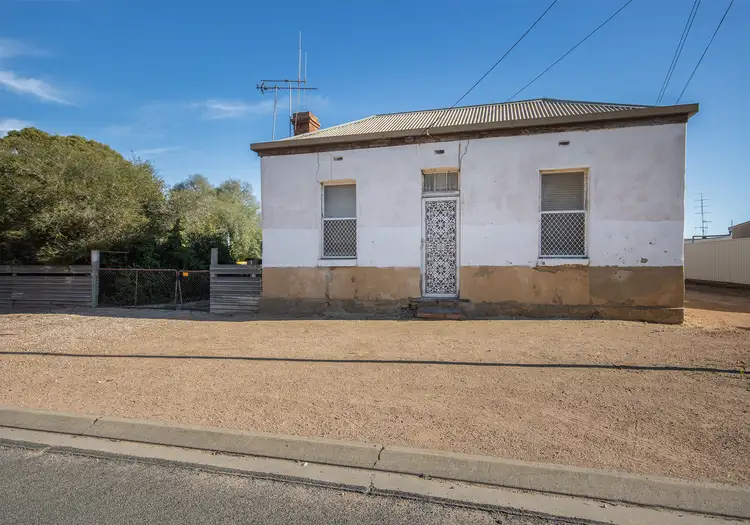 9 Young St, Wallaroo SA 5556