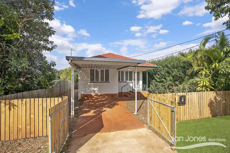 1 Pearl St, Scarborough QLD 4020
