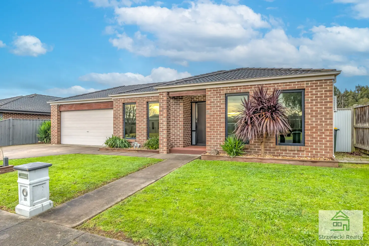 Main view of Homely house listing, 18 Villeneuve Dr, Trafalgar VIC 3824