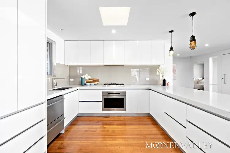 Fourth view of Homely house listing, 2 Glamis Drive, Avondale Heights VIC 3034
