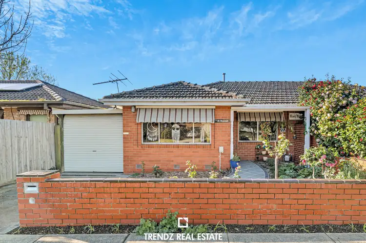 Unit 2/18 Russell St, Cranbourne VIC 3977