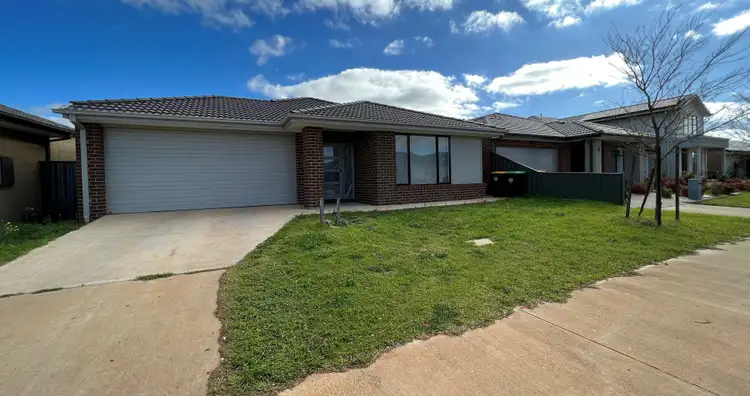 40 Ruislip Ave, Strathtulloh VIC 3338