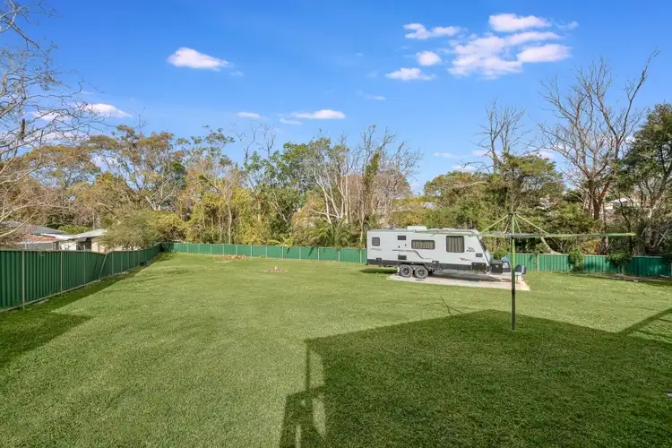 6 Belmont Cres, Belmont NSW 2280