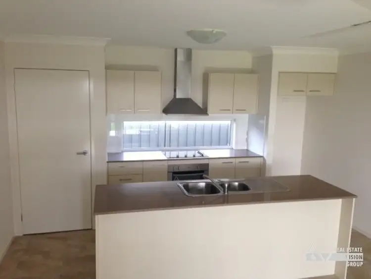 Fifth view of Homely house listing, 5 Belmont Place, Emerald QLD 4720