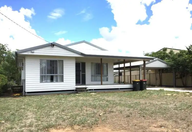 10 Bean Street, Blackwater QLD 4717
