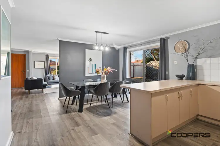 9 Lagarna Dr, Kurunjang VIC 3337