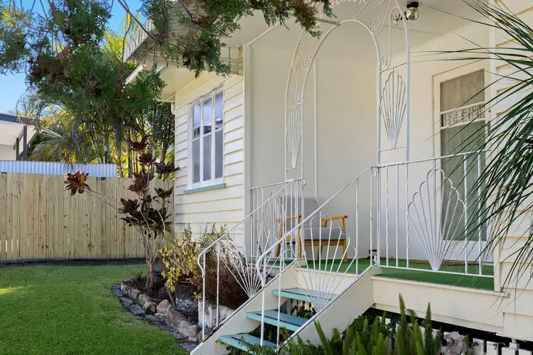 4 Edgar St, Eastern Heights QLD 4305