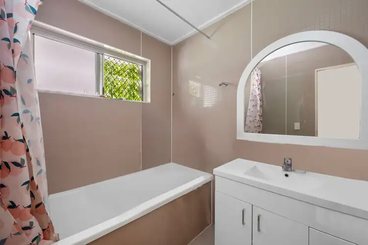 Fifth view of Homely house listing, 2 Rebecca Ct, Rasmussen QLD 4815