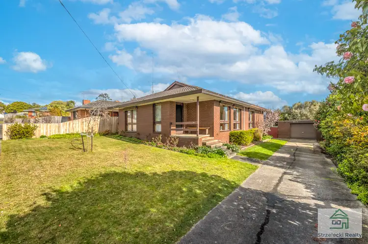 29 Heather Gr, Newborough VIC 3825