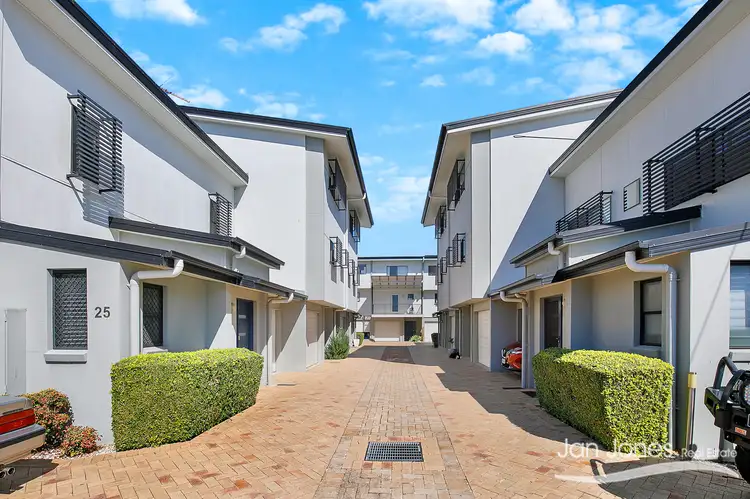 Unit 2/25-27 Georgina St, Woody Point QLD 4019