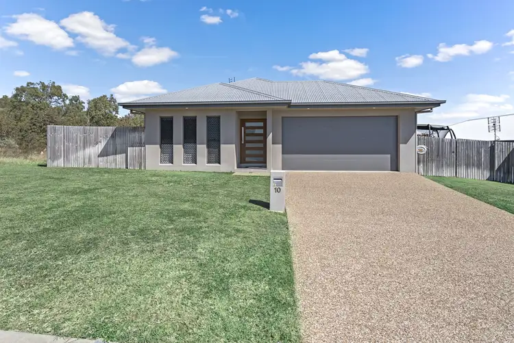 10 Lanford St, Bushland Beach QLD 4818