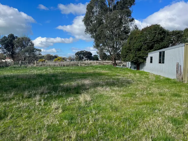 64 Gordon St, Culcairn NSW 2660
