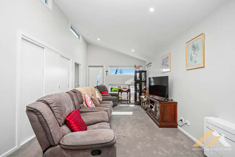 Fourth view of Homely unit listing, 8 Elm Cres, Lucknow VIC 3875