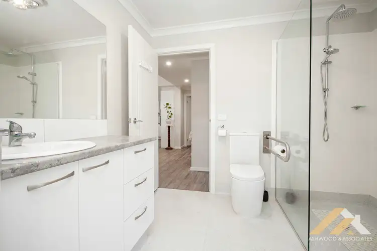 Sixth view of Homely unit listing, 8 Elm Cres, Lucknow VIC 3875