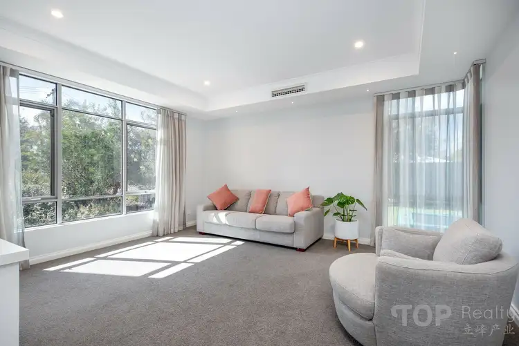 Sixth view of Homely house listing, 2 Moore Place, Willetton WA 6155