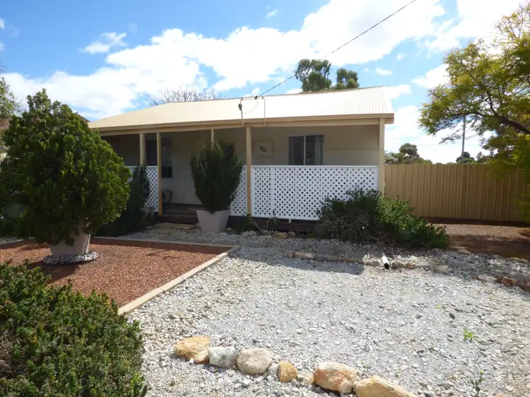 22 Duff Street, Merredin WA 6415