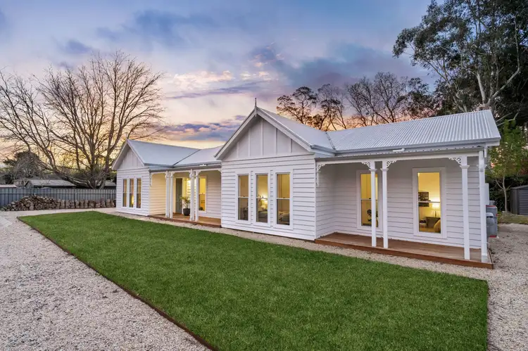 2, 13 Bernhardt Cres, Hahndorf SA 5245