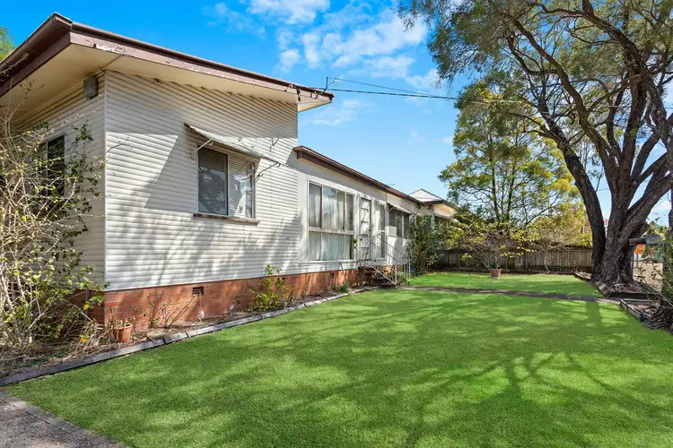 31 Chubb St, One Mile QLD 4305