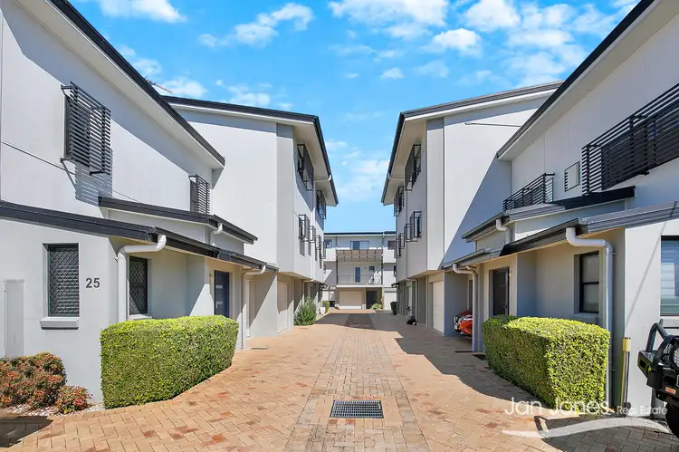 Unit 11/25-27 Georgina St, Woody Point QLD 4019