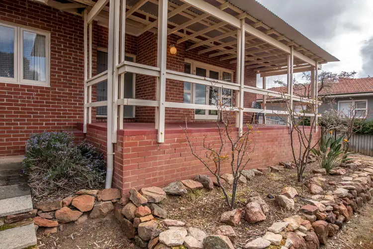 9 Pelham St, Toodyay WA 6566