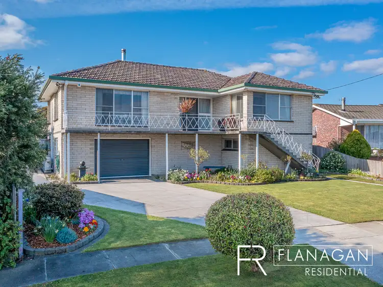 30 Julie Cres, Newnham TAS 7248