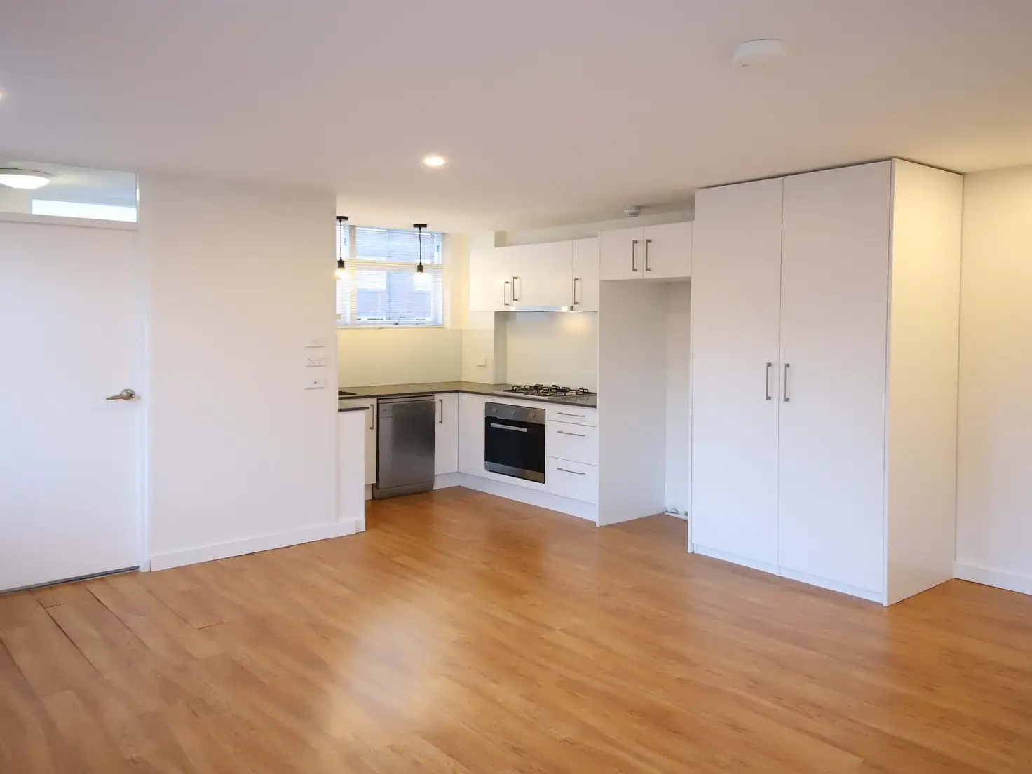 Main view of Homely studio listing, 67/5 Esplanade, Elizabeth Bay NSW 2011