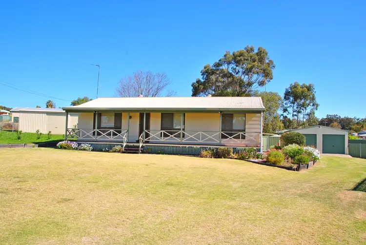 9 Dianne Ct, Rosenthal Heights QLD 4370