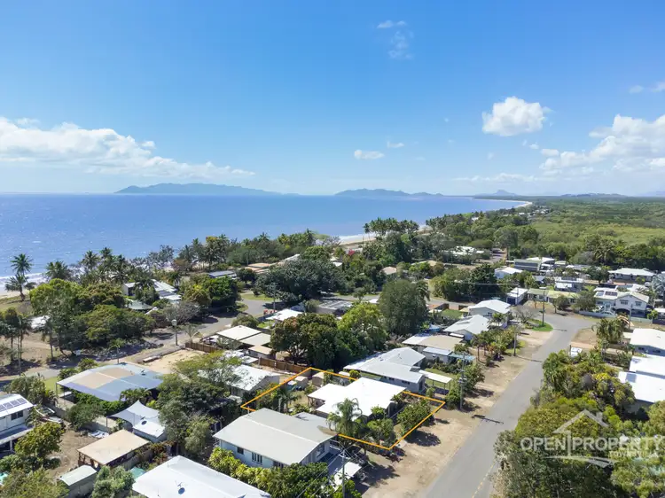 36 Coral Street, Saunders Beach QLD 4818